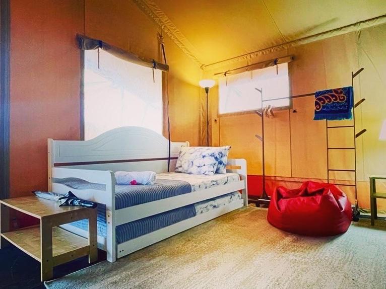 Rembulan Escape - Beachfront Safari Tent Kampung Penarik Exterior foto