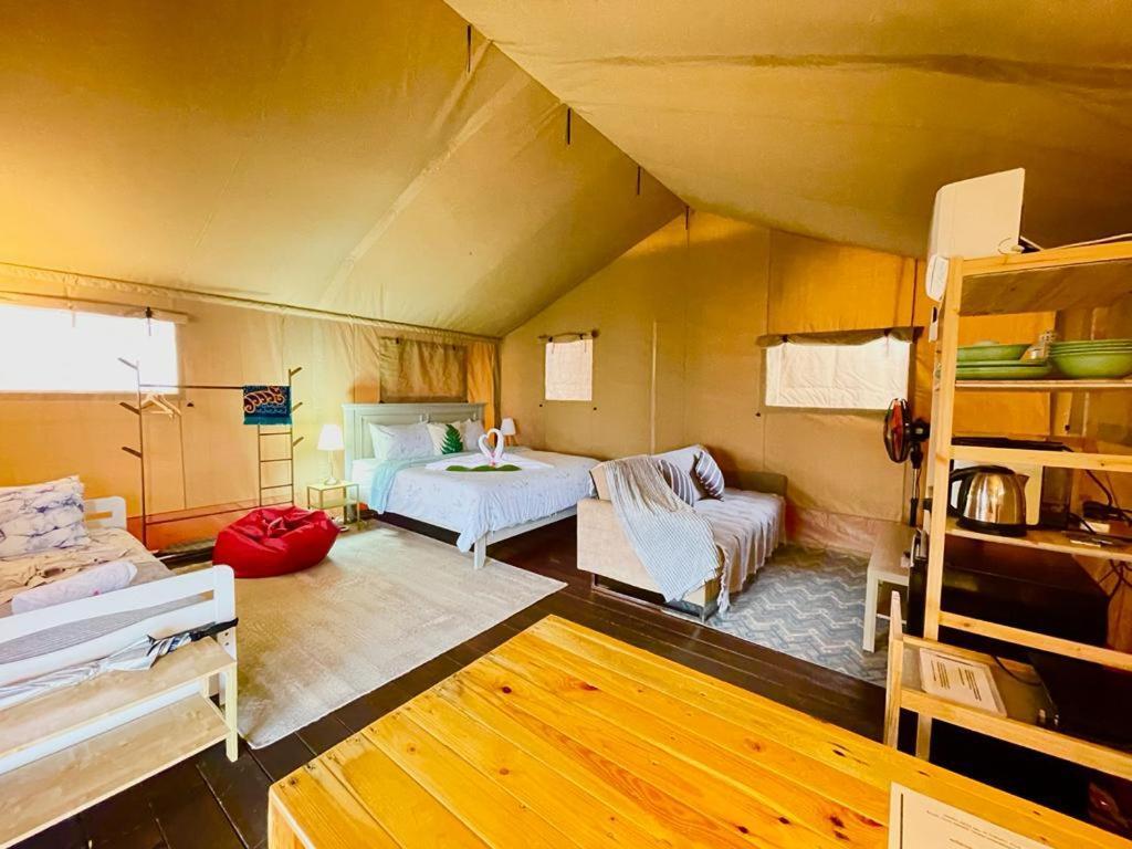 Rembulan Escape - Beachfront Safari Tent Kampung Penarik Exterior foto